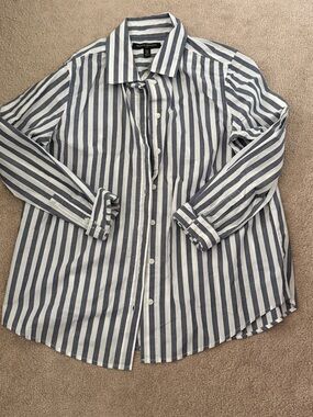 Striped Blue & White Men's Button-Down Shirt - Classic Fit